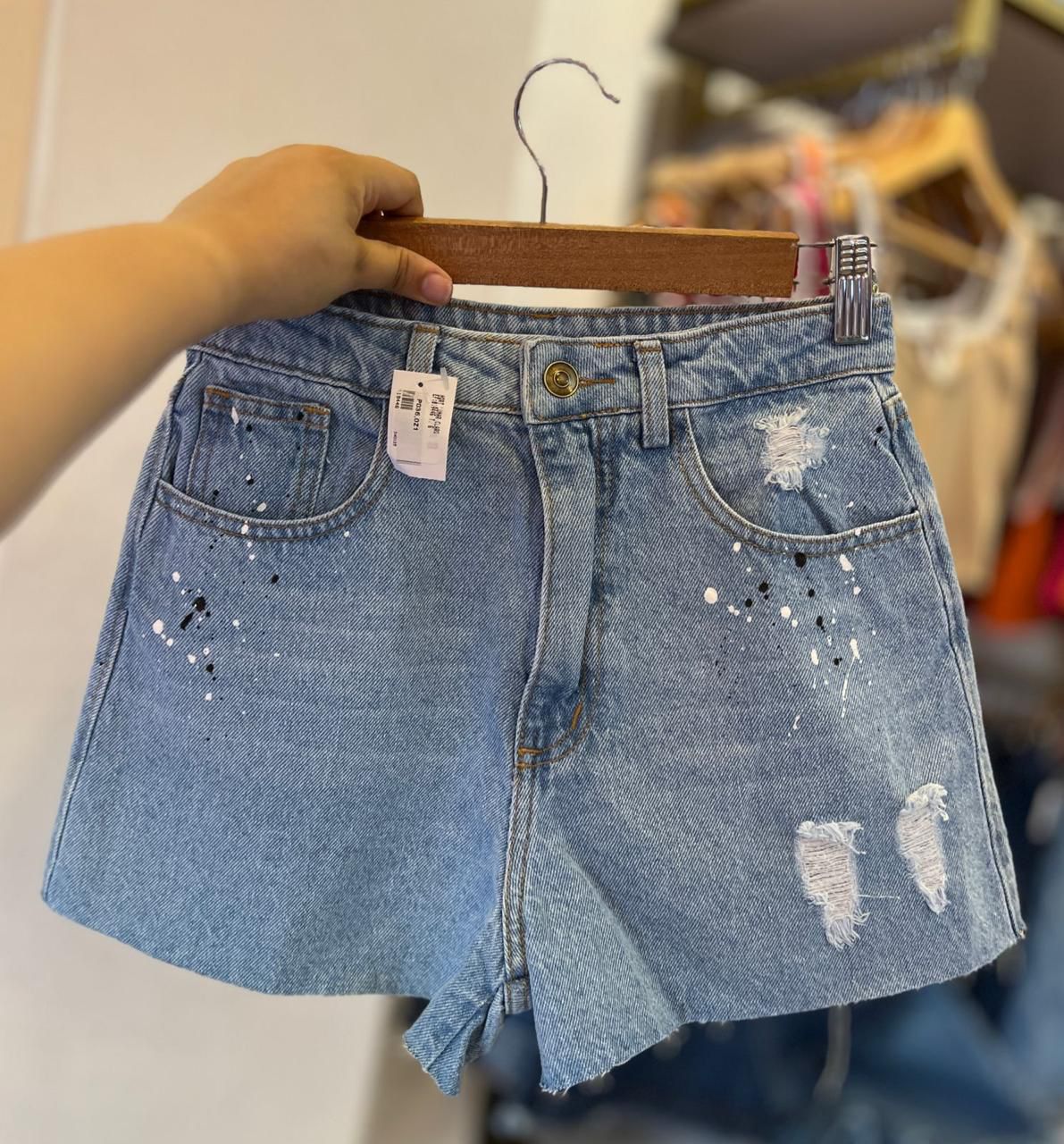 Short Anastacia